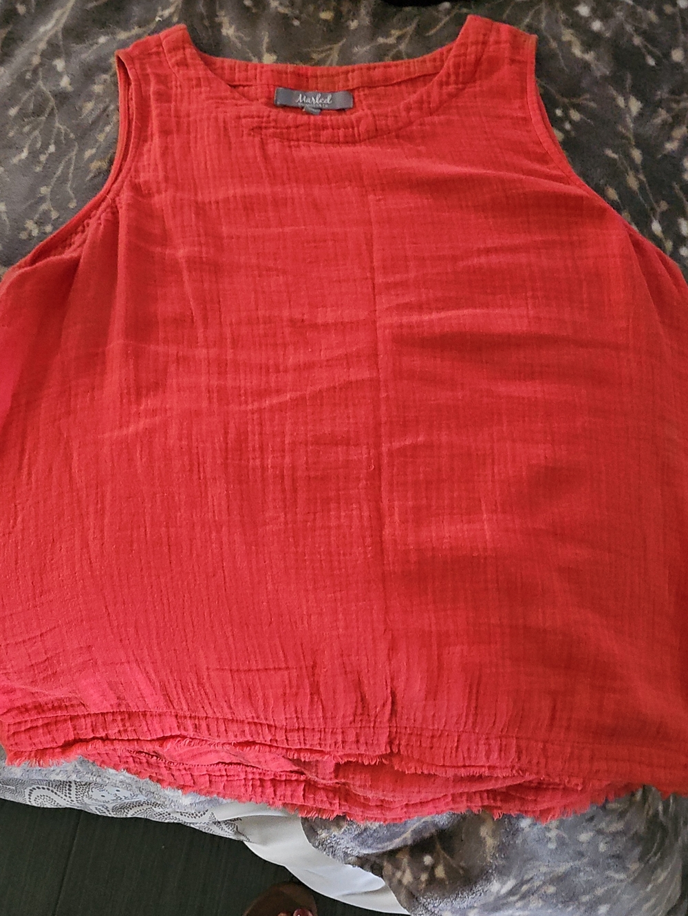 Market & Spruce Sleeveless Textured Tank in Coral